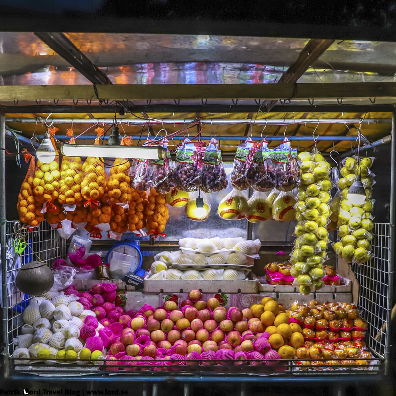 Fruit vendor, Dumaguete, Philippines © Patrik Lord Travel Blog